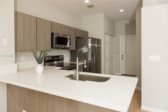 Building Photo - 5662 Enclave Pl