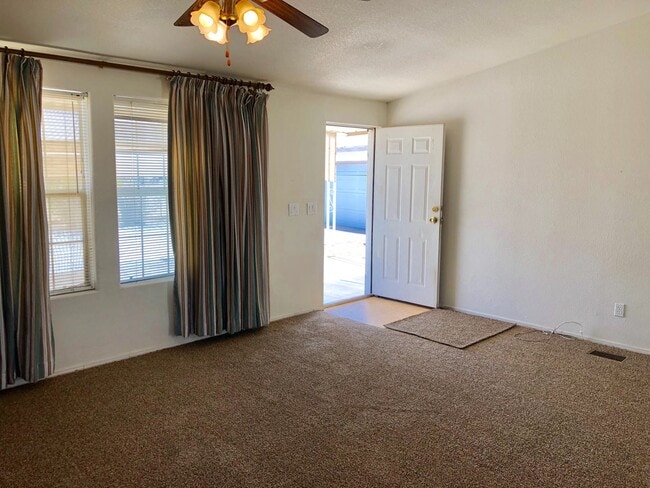Building Photo - Double Wide on a Double Lot w/detached Gar...