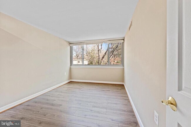 Building Photo - 4410 Briarwood Ct N