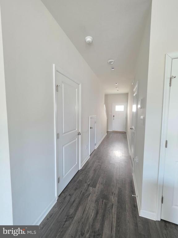 Building Photo - 40 Nelsons Wy