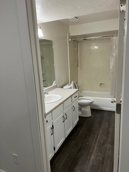 Building Photo - 3507 Bay Ct