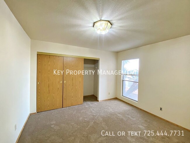 Building Photo - 2 BEDROOM HENDERSON CONDO!