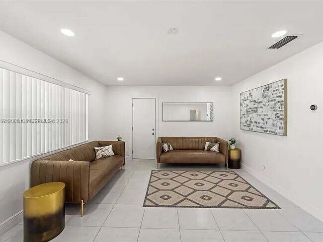 Building Photo - 2219 N 35th Ave