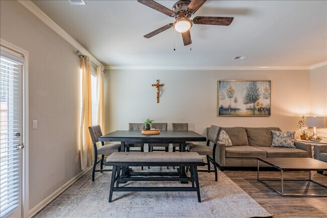 Building Photo - 2514 Piering Dr