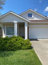 Building Photo - **Available Now Single Level 3 Bedroom 2 ...