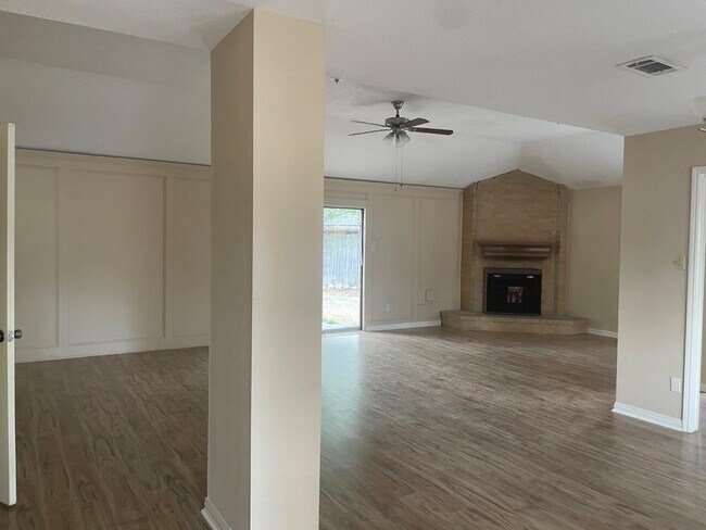 Building Photo - 15231 Cabots Landing Dr