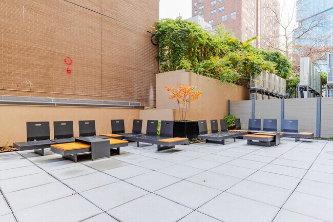 Building Photo - 151 S Elliott Pl