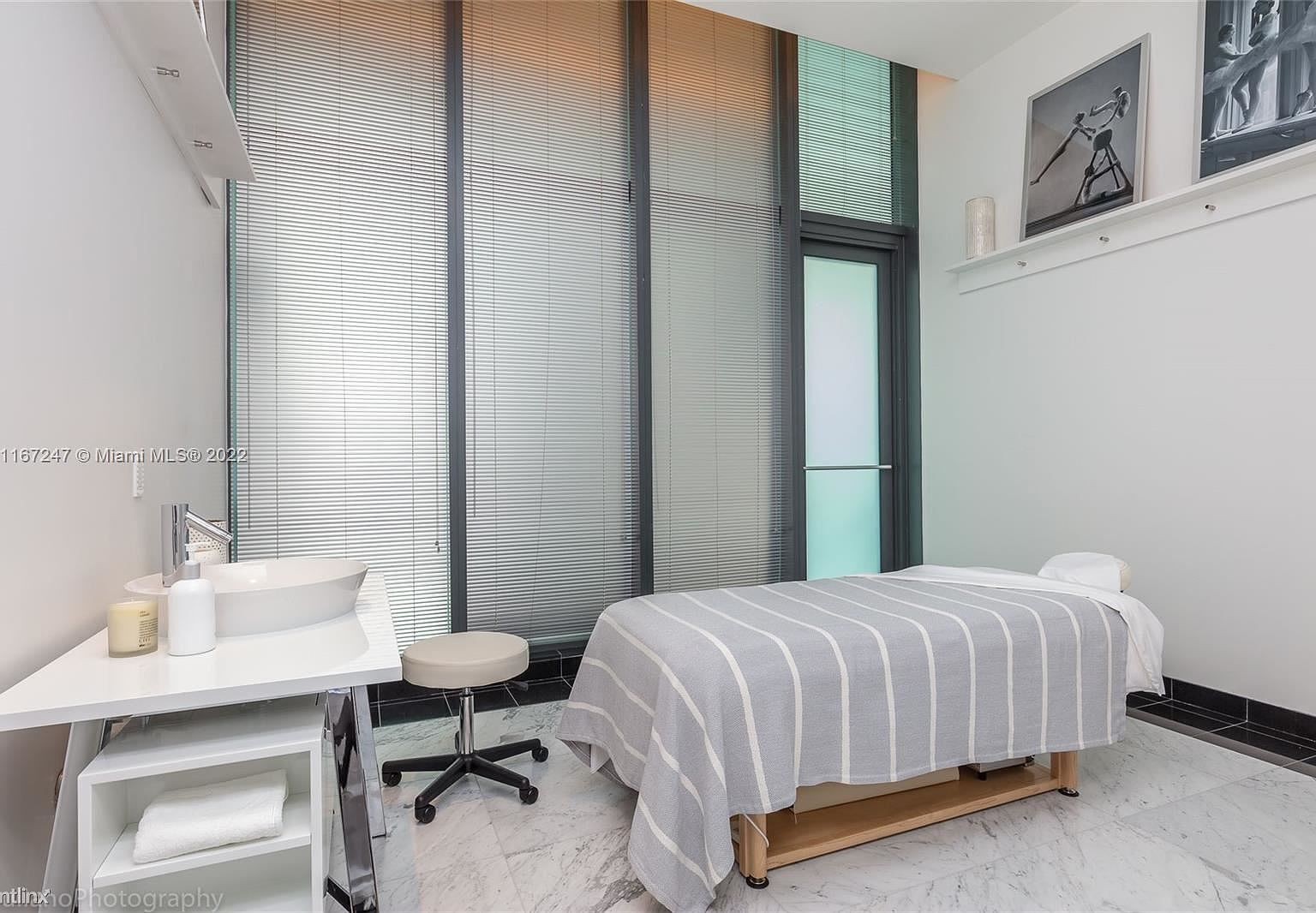 Building Photo - 1300 S Miami Ave