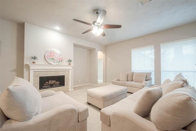 Building Photo - 21711 Cozy Hollow Ln