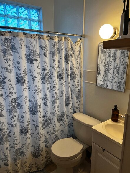 Bath - 4558 Smith Rd