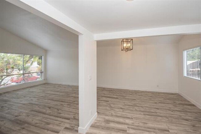 Building Photo - Encinitas 4br  2 car garage granite kitchen Huge Yard Home Remodeled TEXT 858-774-1574 $6290