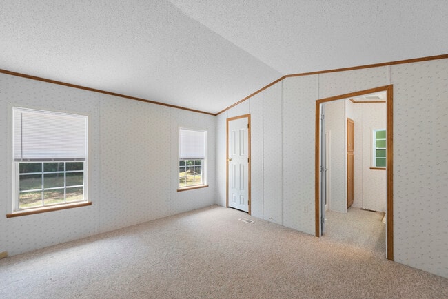Building Photo - 826 New Hampshire Rte 175