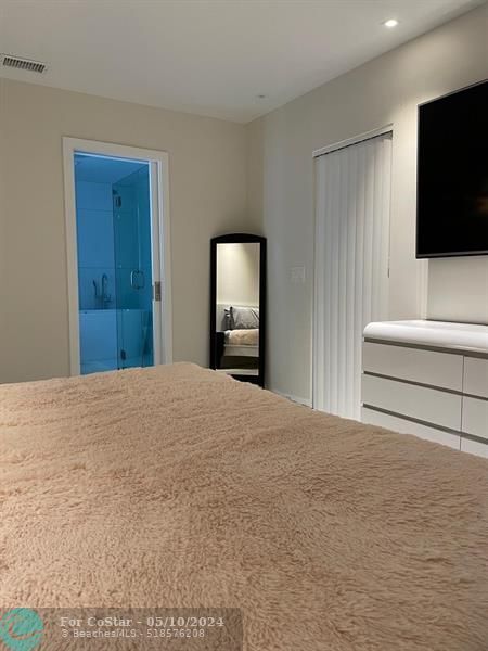 Building Photo - 327 Lancaster St