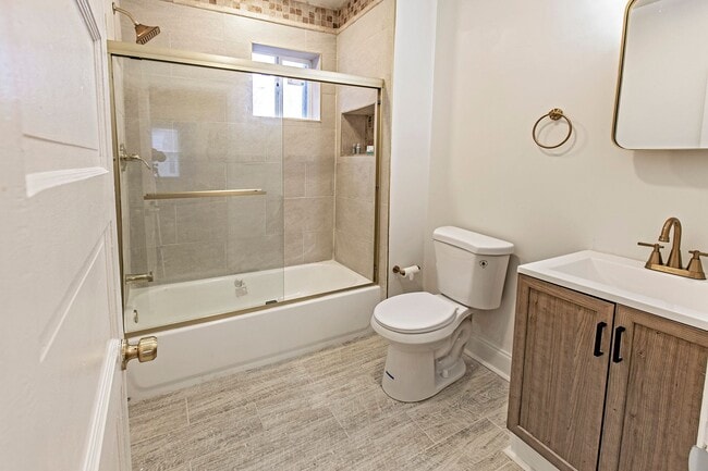 Building Photo - 3 bedroom, 1.5 bath, newly renovated home in Wilmington, DE