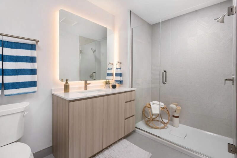 Building Photo - 537 S Damen Ave