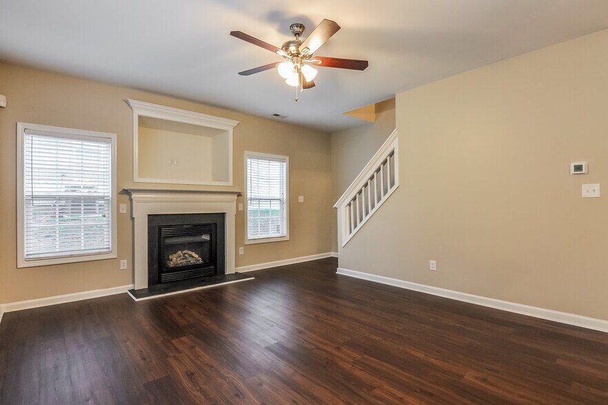 Building Photo - 4049 Laurel Glen Dr