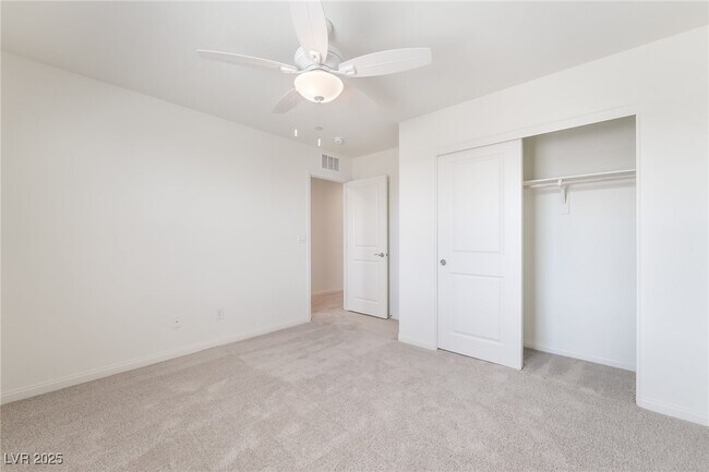 Building Photo - 1027 Gentle Swan