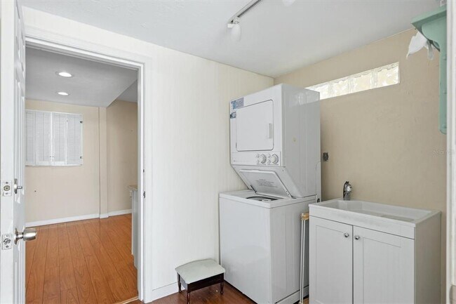 Building Photo - 3262 Brockton Ln