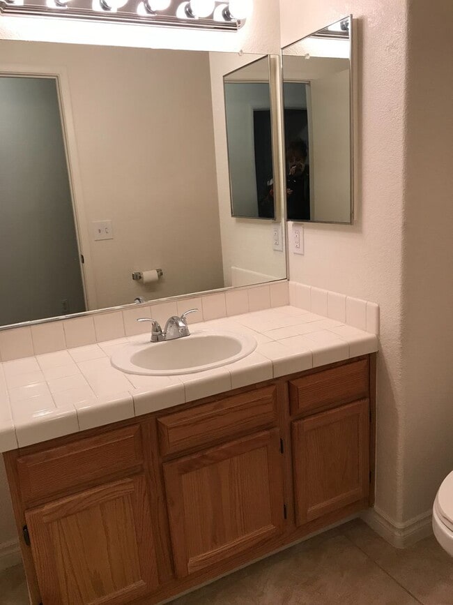 Building Photo - SUNRISE MOUNTAIN: This Ranch Style (Single Story) 3bed/2ba - 89156