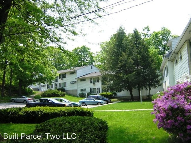 Building Photo - 12-14 Arbor Hill Dr