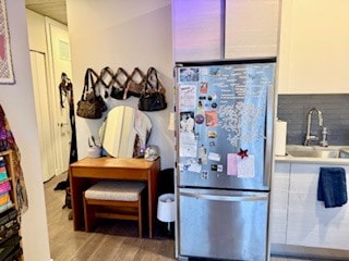 Building Photo - 2407 W Eastwood Ave