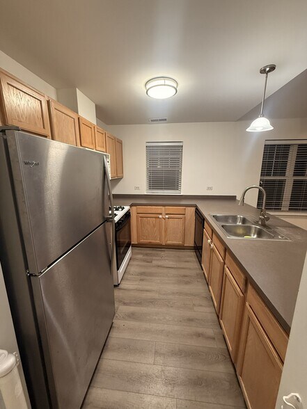 Kitchen - 1154 N Howe St