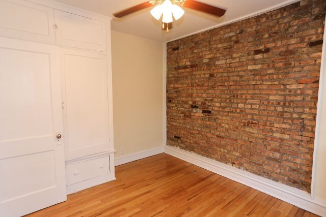 Building Photo - 956 W Cornelia Ave