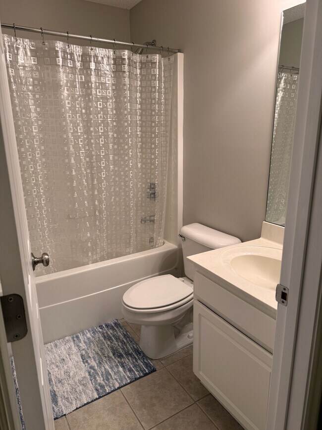 Building Photo - 1343 Chadwick Shores Dr