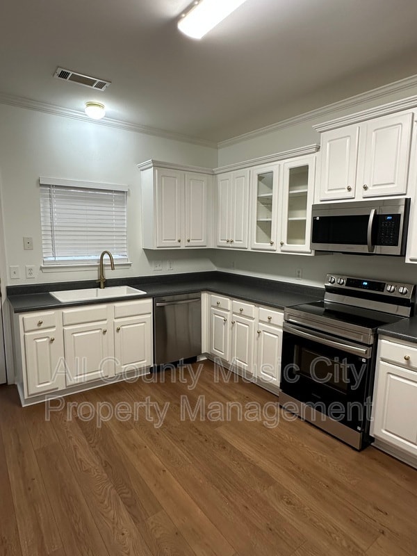 Building Photo - 1101 Downs Blvd