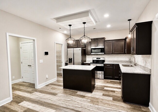 Building Photo - 451 Kinslow Ct