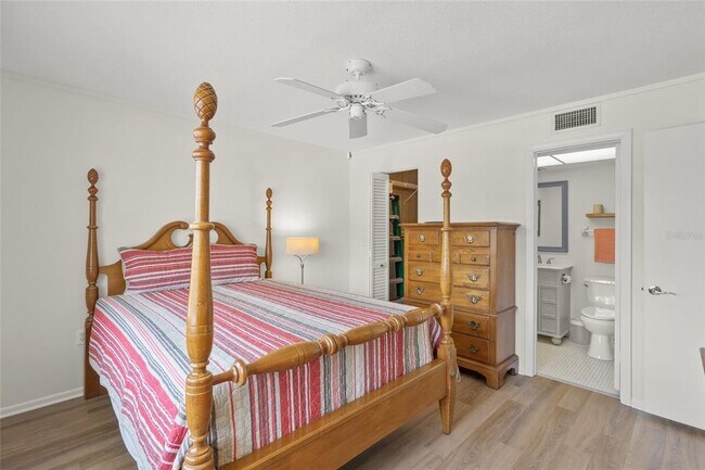 Building Photo - 708 S Tamiami Trl
