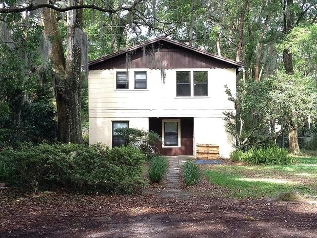 Primary Photo - 2 bedroom 2 bath house near UF