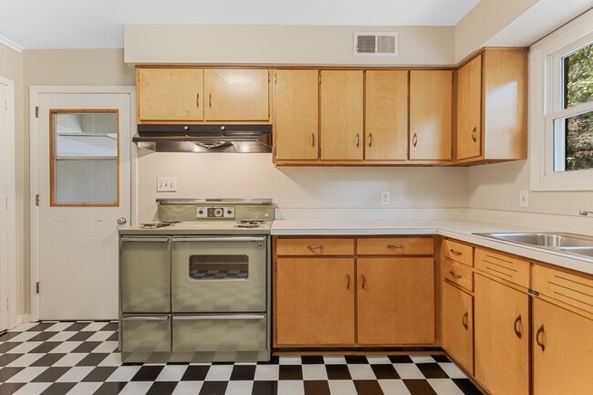Building Photo - 4815 Danby Dr