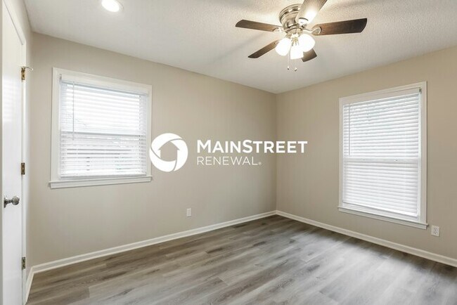 Building Photo - 5 Bedroom Pet-Friendly Home in LIBERTY, MO...