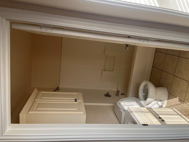 Building Photo - 104 Blue Dr