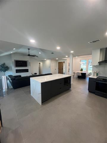 Building Photo - 1007 Kingston Dr