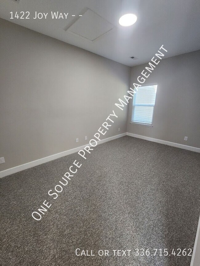 Building Photo - 1422 Joy Wy