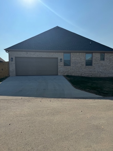 Building Photo - 4301 SW Pawhuska St