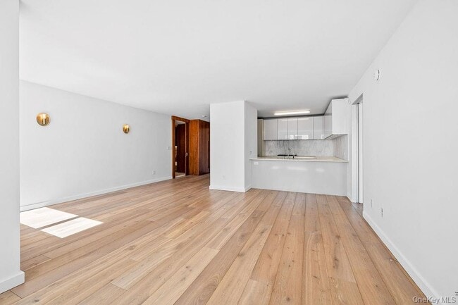 Building Photo - 322 W 57th St