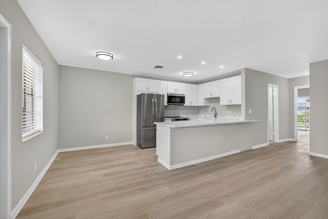 Building Photo - 42 Easthampton B