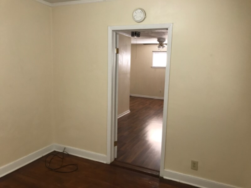 Building Photo - 709 E Frank Ave