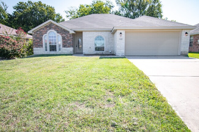 Primary Photo - 230 Nolan Ridge Dr