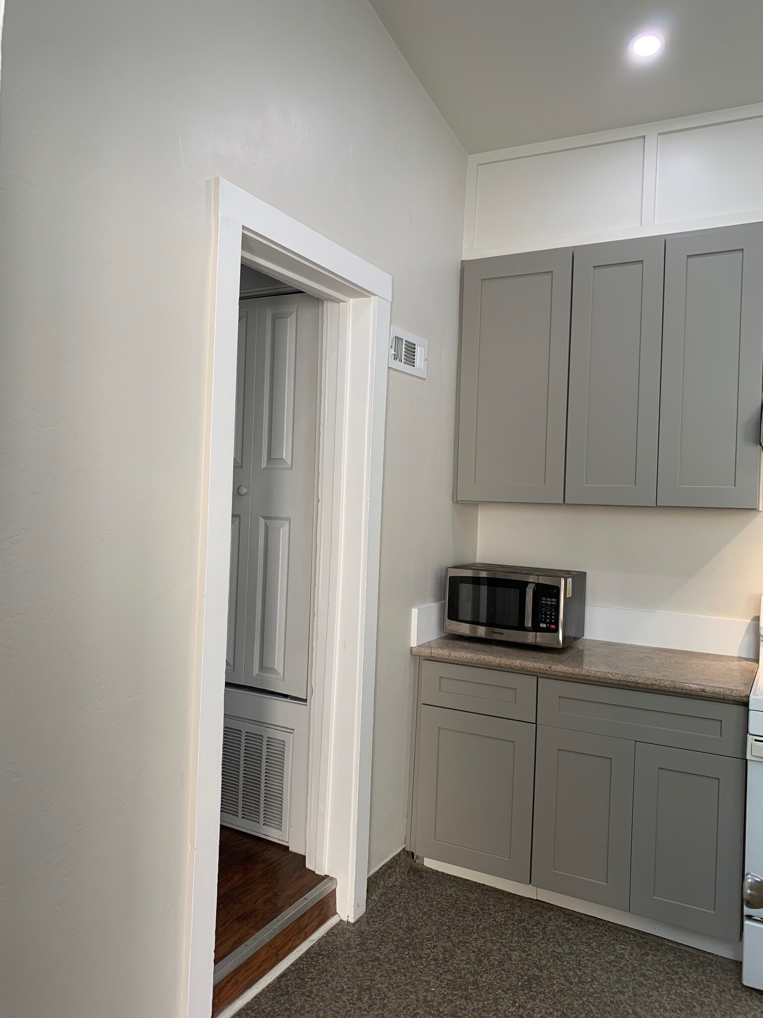 Kitchen - 2609 Dana St