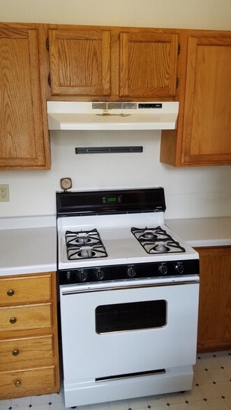 Building Photo - 532 W Wilson St