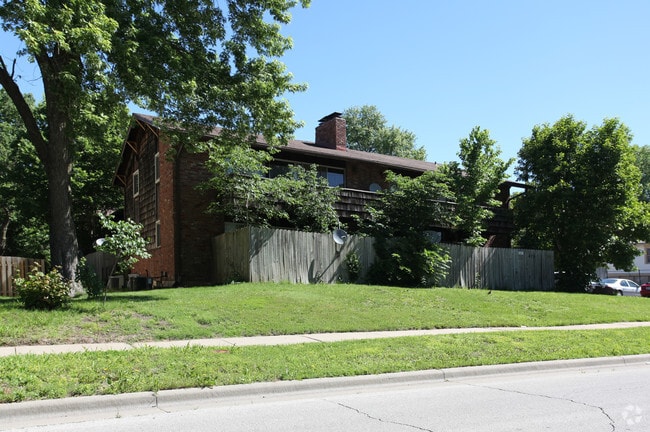 Building Photo - 478 E Loula