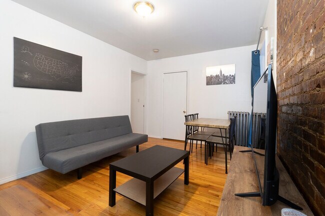 Building Photo - 215 B E 95th St