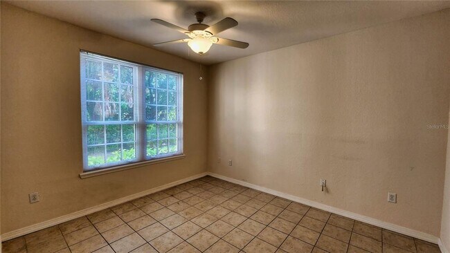 Building Photo - 4122 Central Sarasota Pkwy