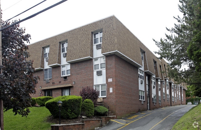 Building Photo - Clinton Gardens