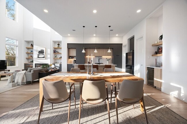 Building Photo - 3513 Castor St