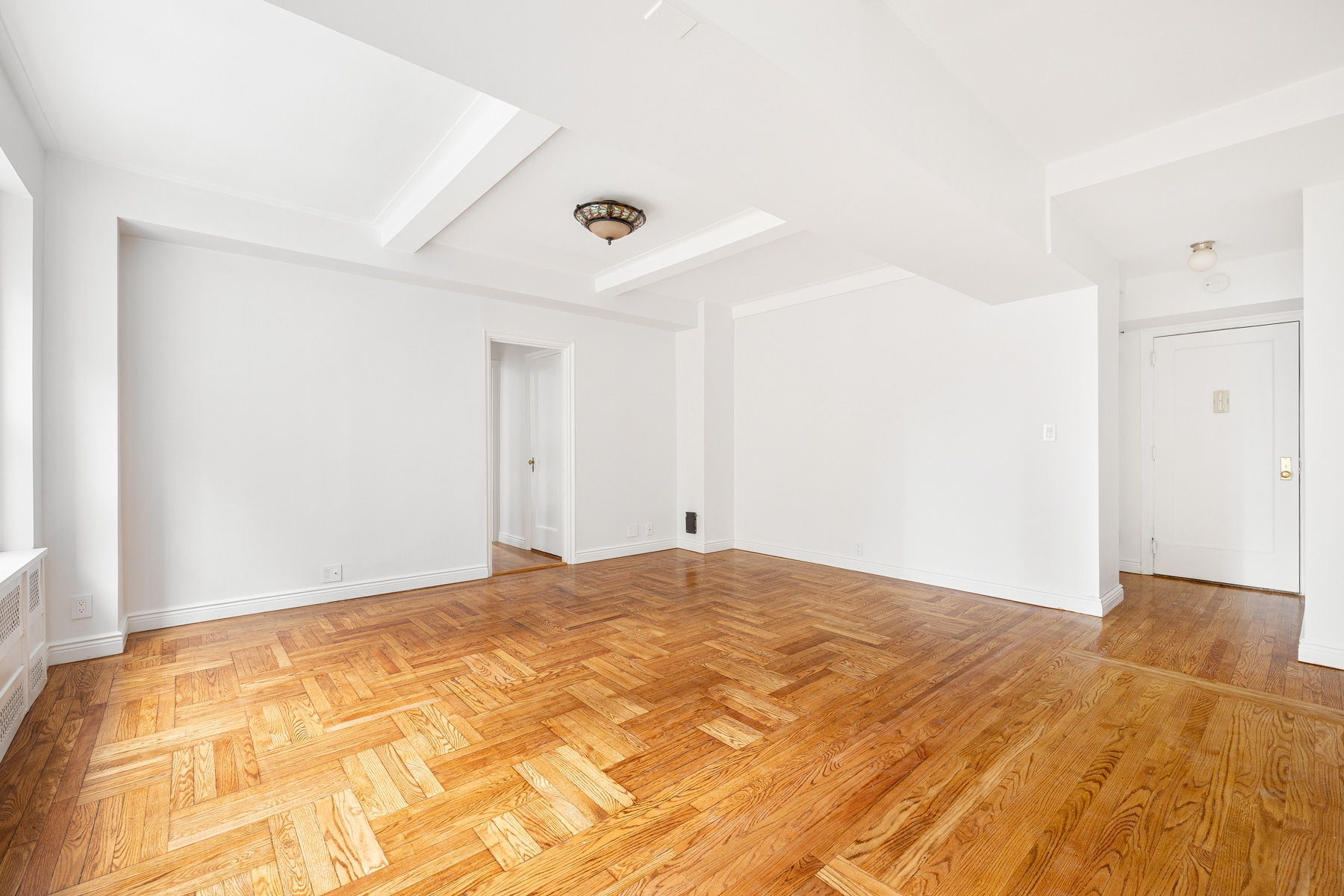 Building Photo - 433 W 34th St